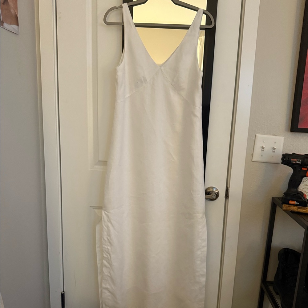 DISSH White V-Neck Dress